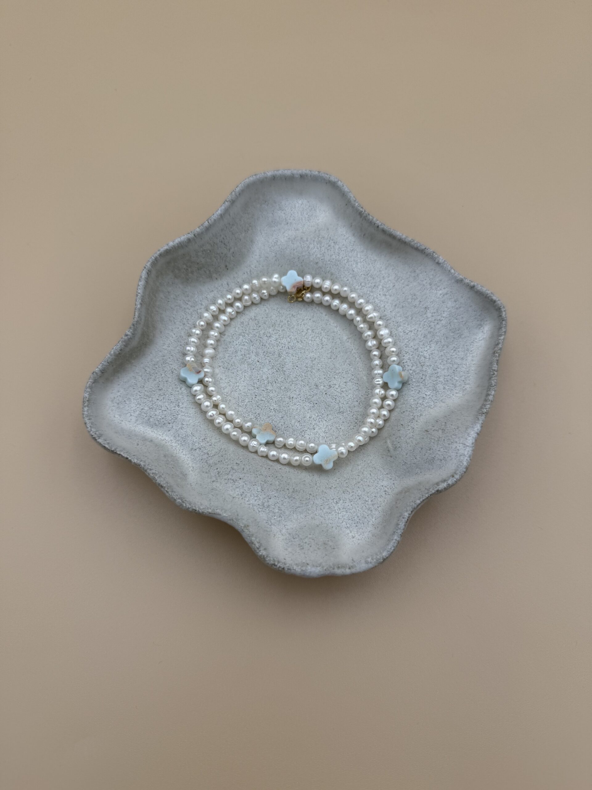 NASZYJNIK KONICZYNKI NA PERŁACH - obrazek 3