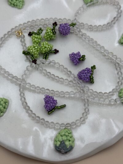 NASZYJNIK WINOGRONA NA KRYSZTALE GÓRSKIM FIOLETOWE