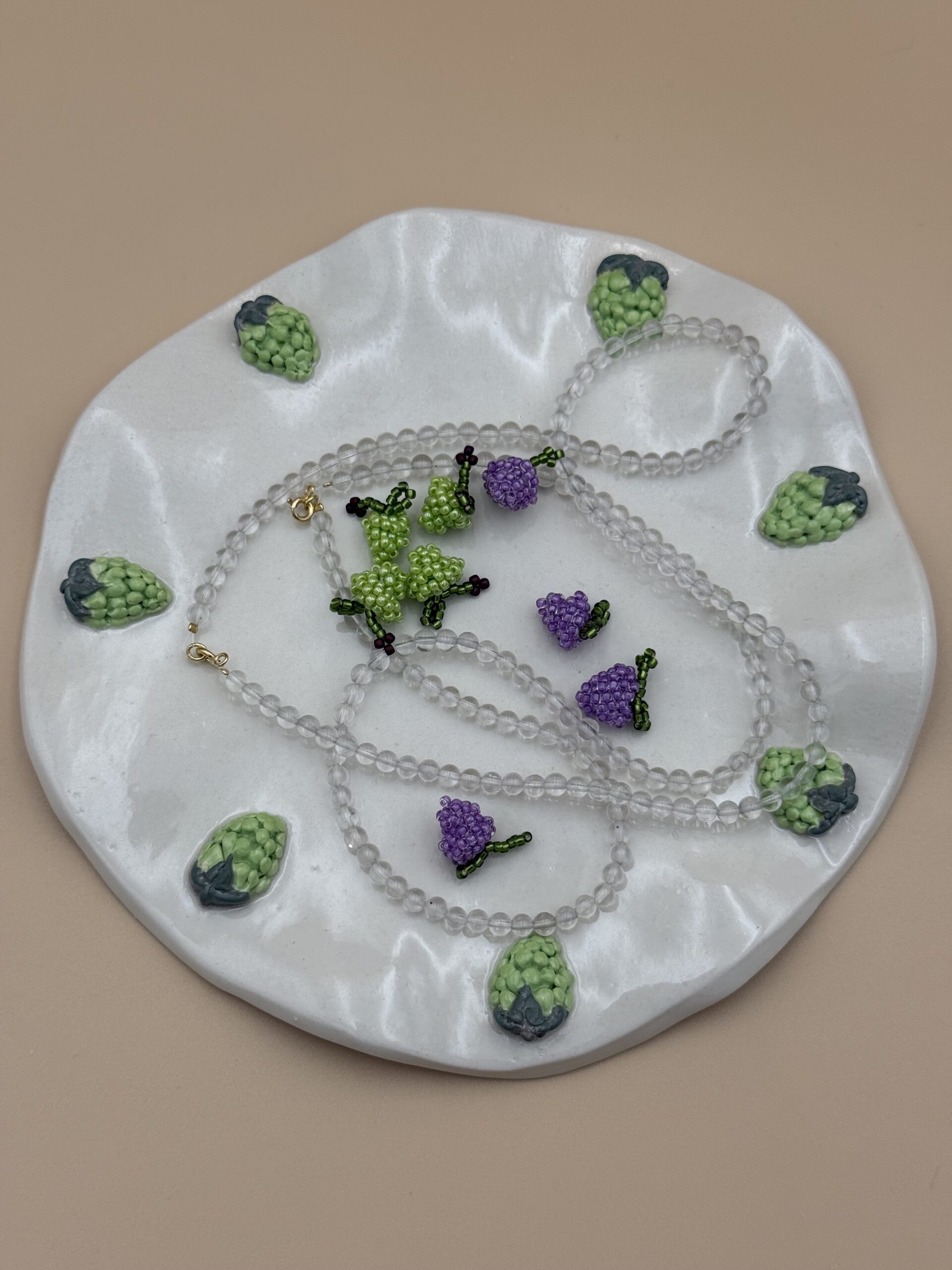 NASZYJNIK WINOGRONA NA KRYSZTALE GÓRSKIM ZIELONE - obrazek 2