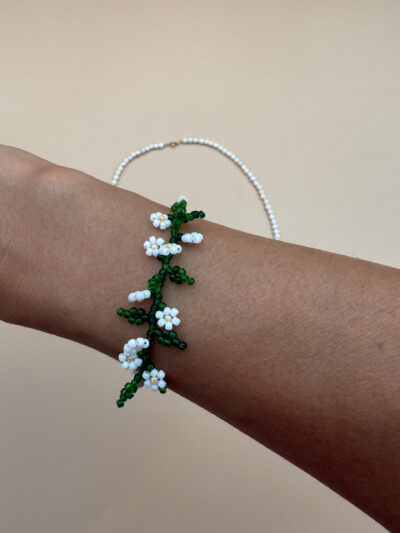 BRANSOLETKA STOKROTKI NA PERŁACH