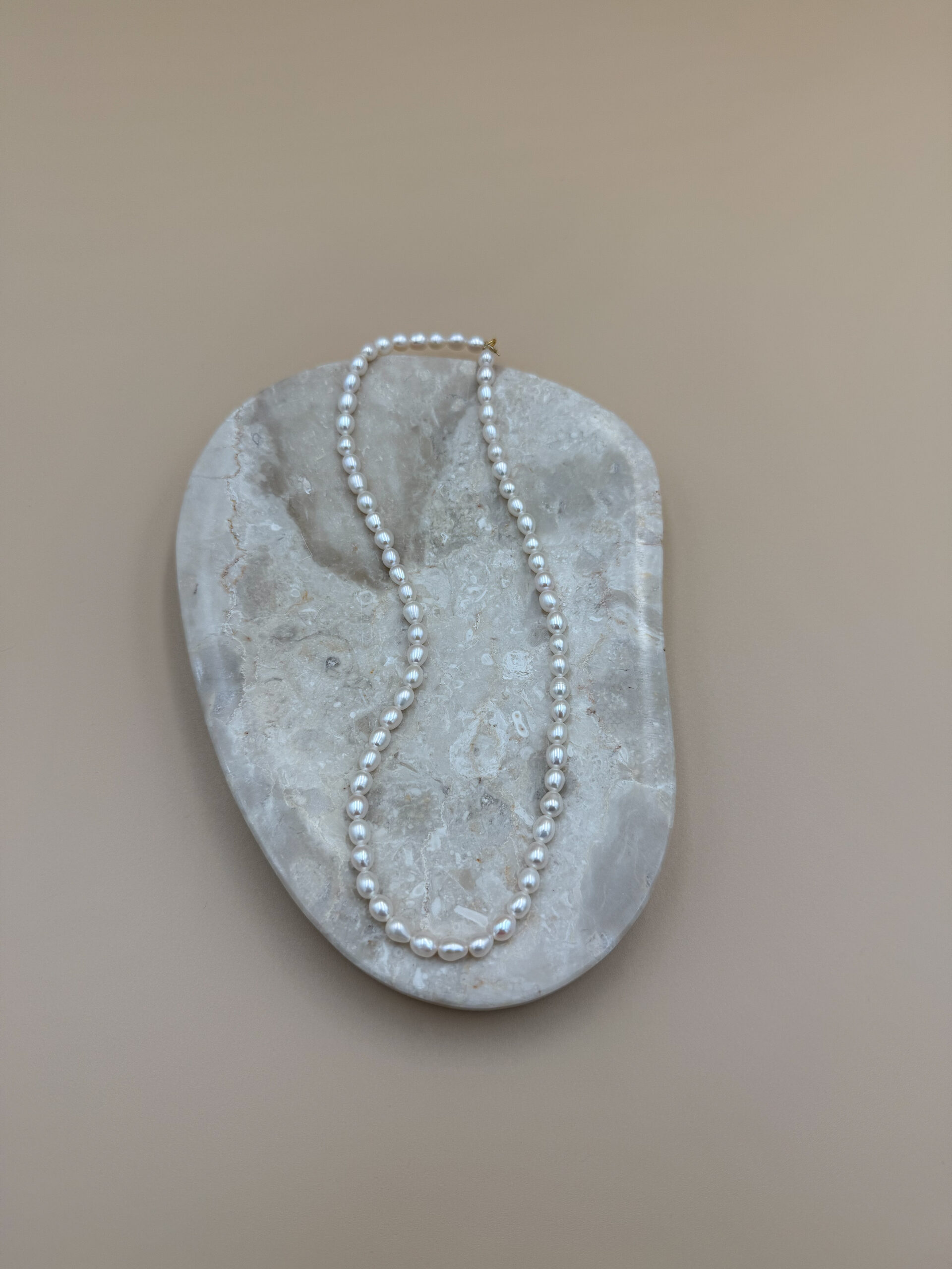 NASZYJNIK KLASYCZNE PERŁY