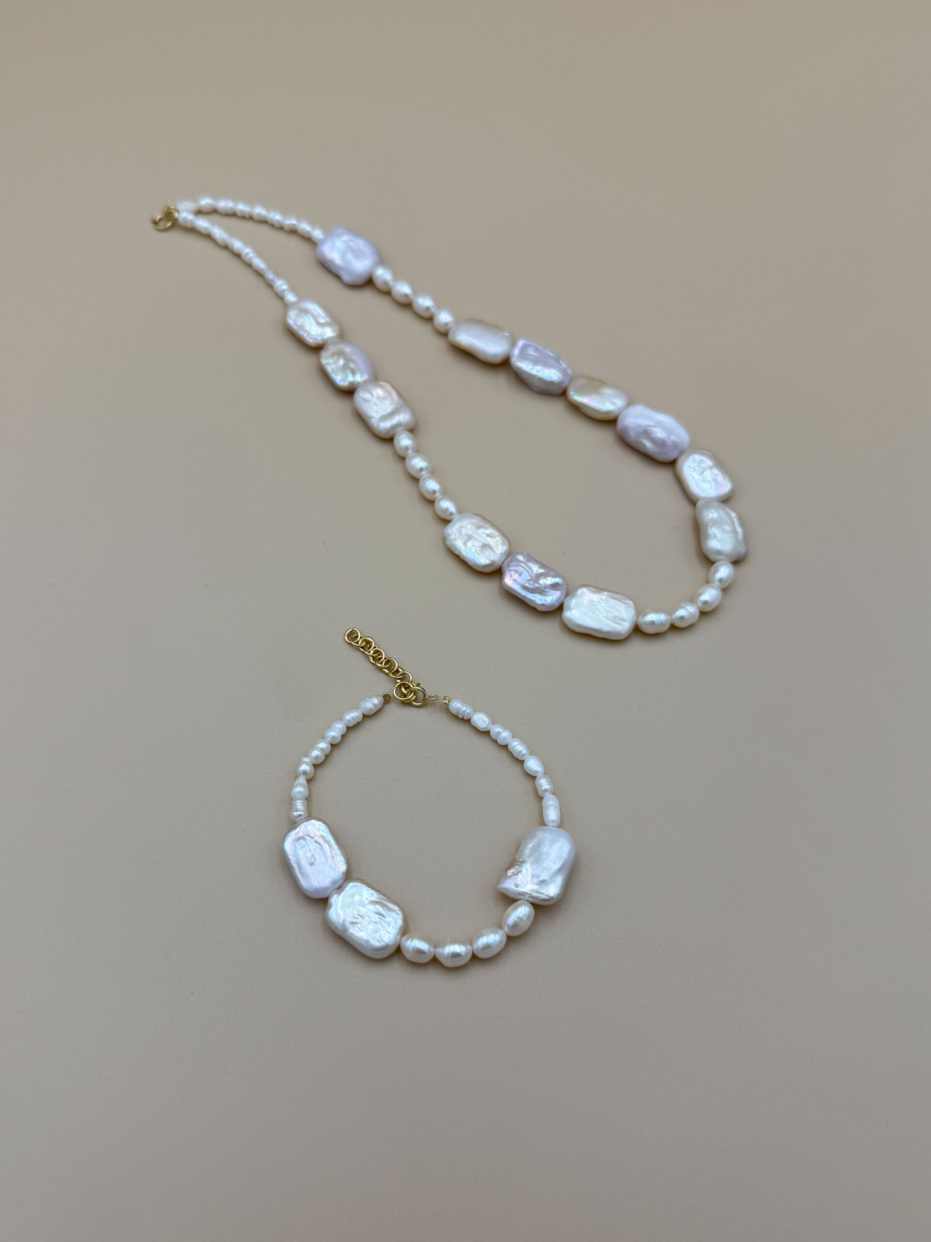 BRANSOLETKA OVAL & SQUARE PERŁY