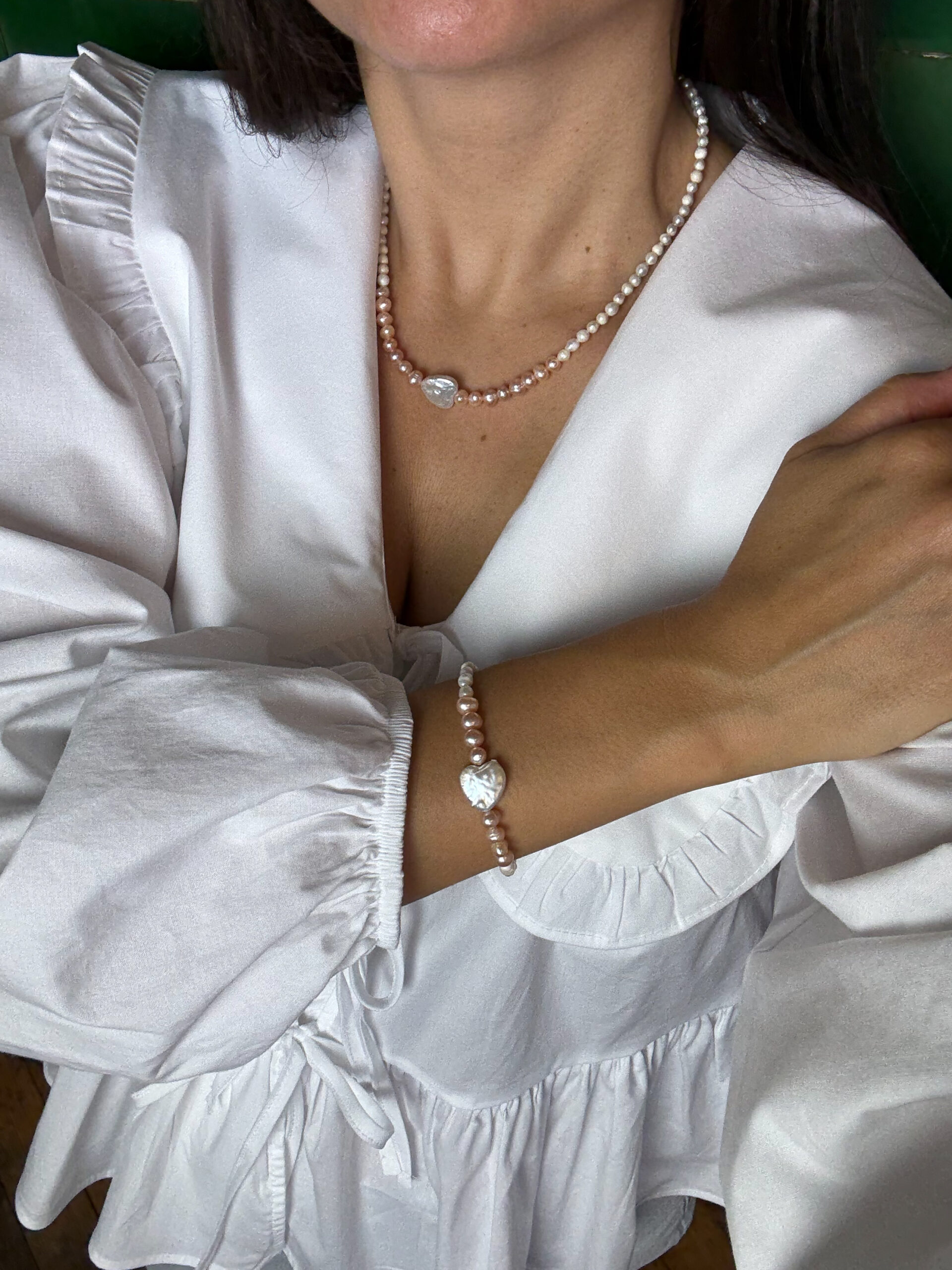 NASZYJNIK HAPPY LOVE NA PERŁACH - obrazek 2