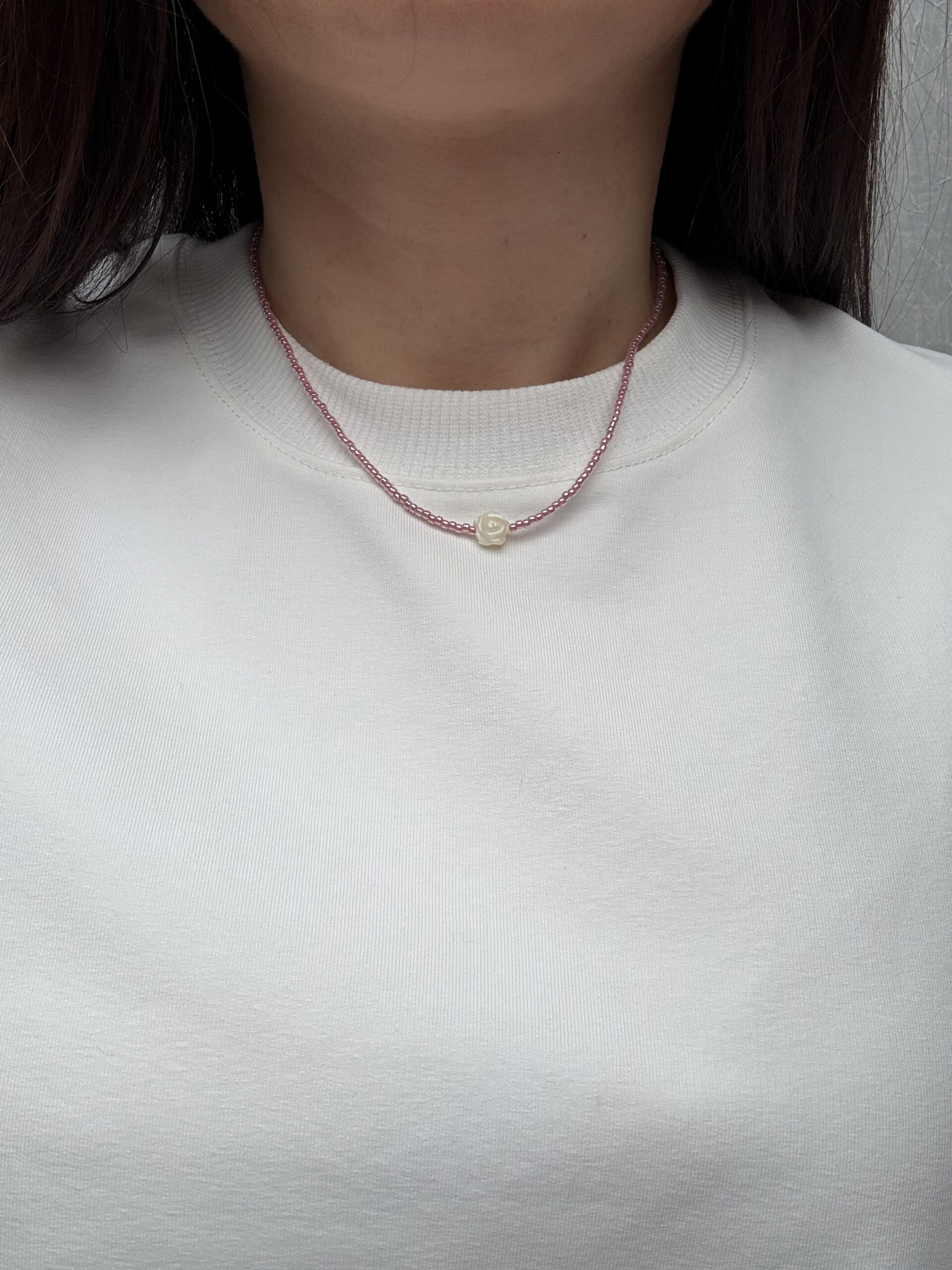 NASZYJNIK RÓŻA NA RÓŻOWYCH KORALIKACH - obrazek 2