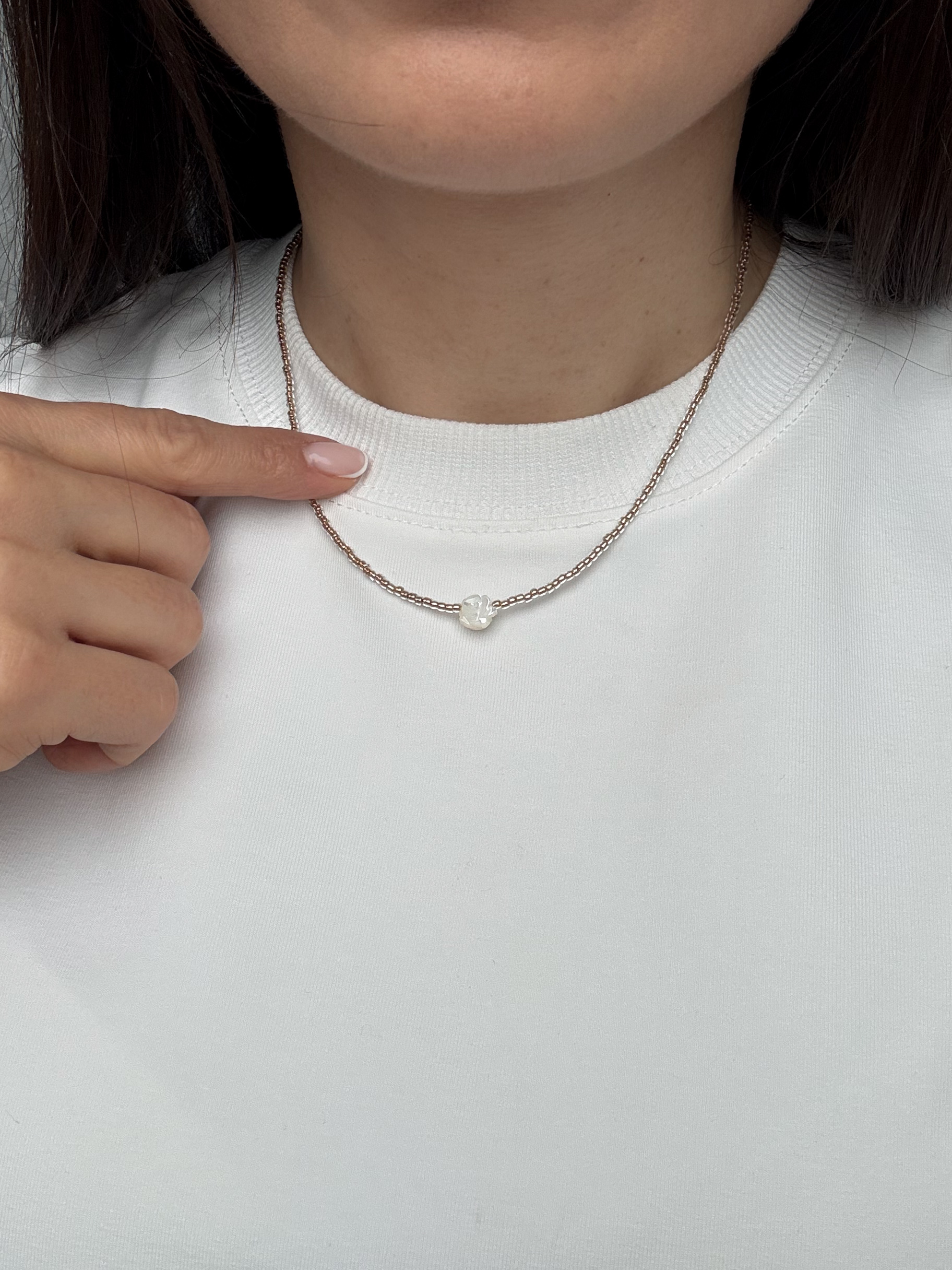 NASZYJNIK RÓŻA NA ZŁOTYCH KORALIKACH - obrazek 2