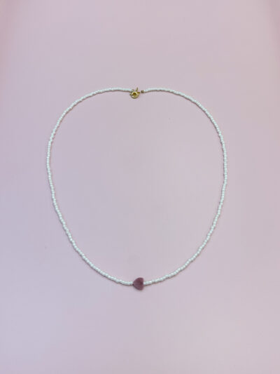 NASZYJNIK MAŁE SERCE NA SZKLANYCH KORALIKACH PINK