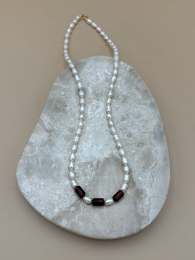 NASZYJNIK Z PEREŁ I OBSYDIANU UNISEX 50 cm