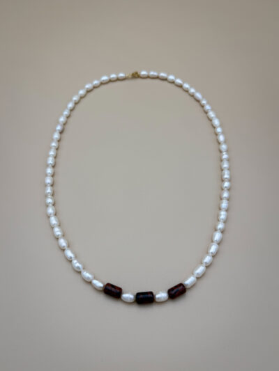 NASZYJNIK Z PEREŁ I OBSYDIANU UNISEX 50 cm